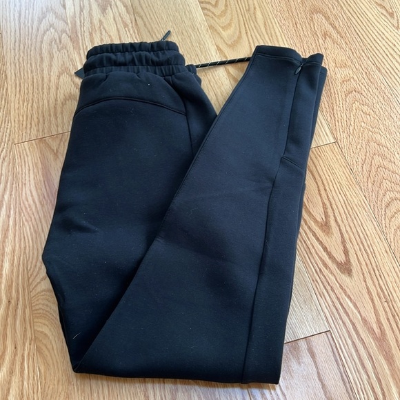 New! Alphalete small black Elmts zip jogger. - Picture 10 of 16
